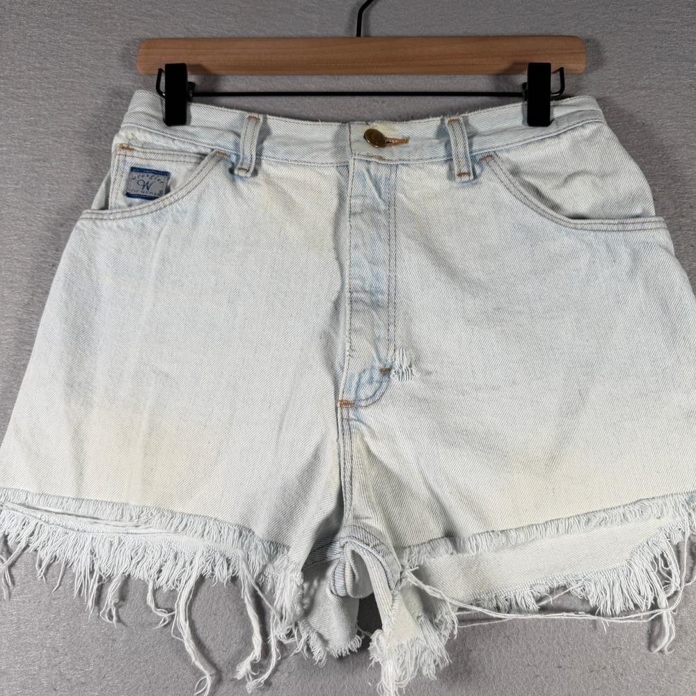 Wrangler‎ For Women Vintage Light Wash Frayed Raw Hem Denim Shorts Size 28 Waist
